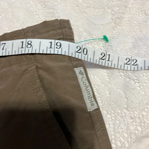 Columbia light weight Bermuda shorts - Picture 6 of 9